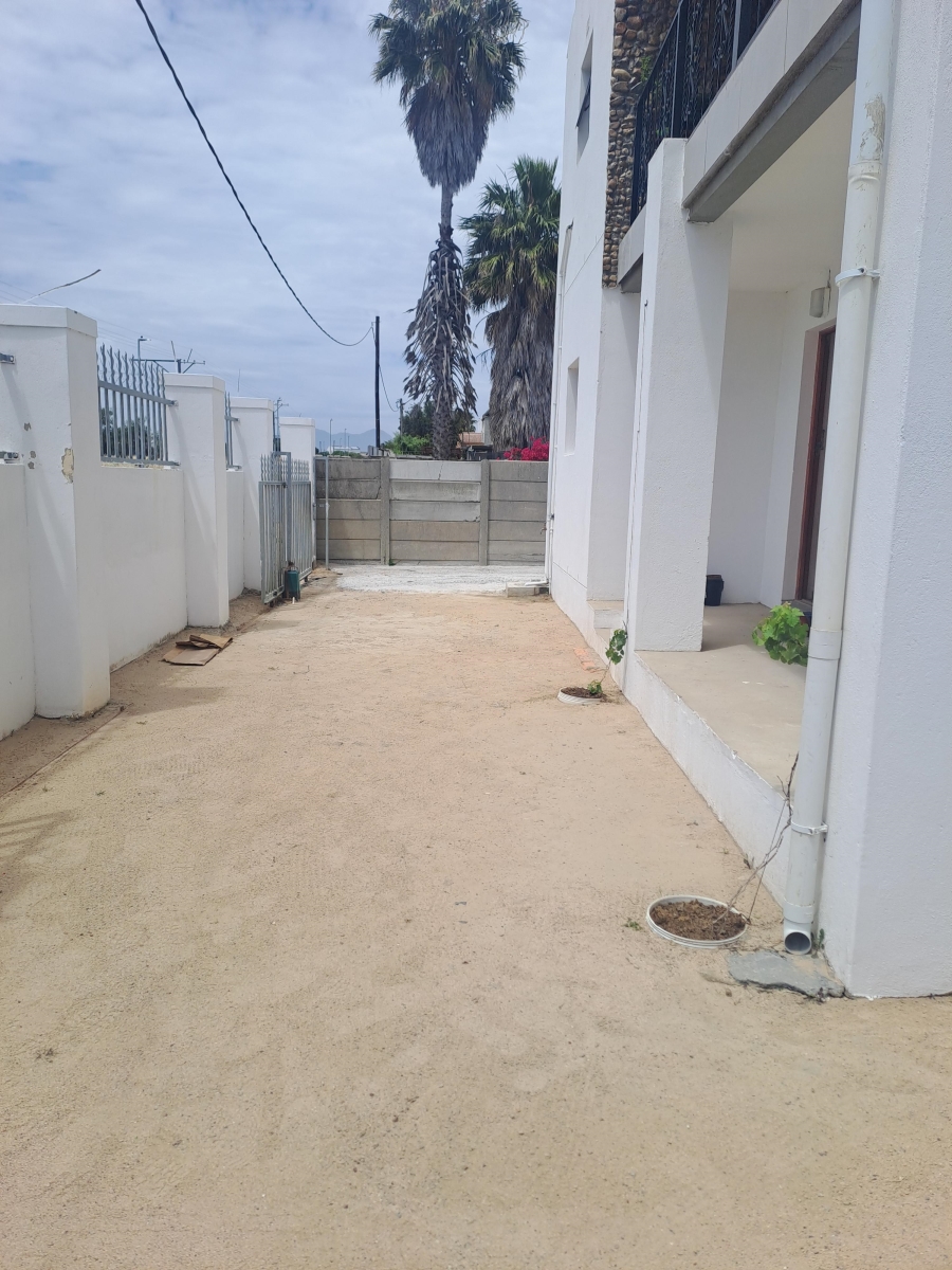 10 Bedroom Property for Sale in Croydon Western Cape